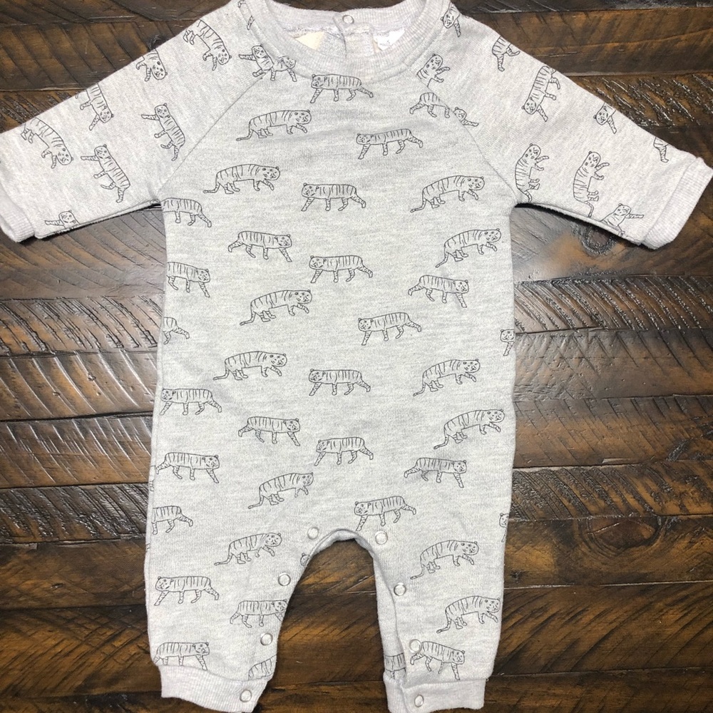 Egg Benjamin Romper 6mo - Picture 1 of 3